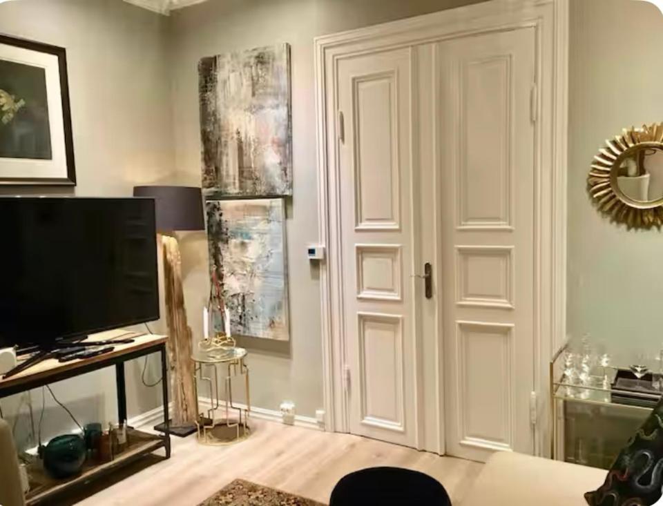 Apartment Vakker, Svaert Sentral Med 3 Soverom *