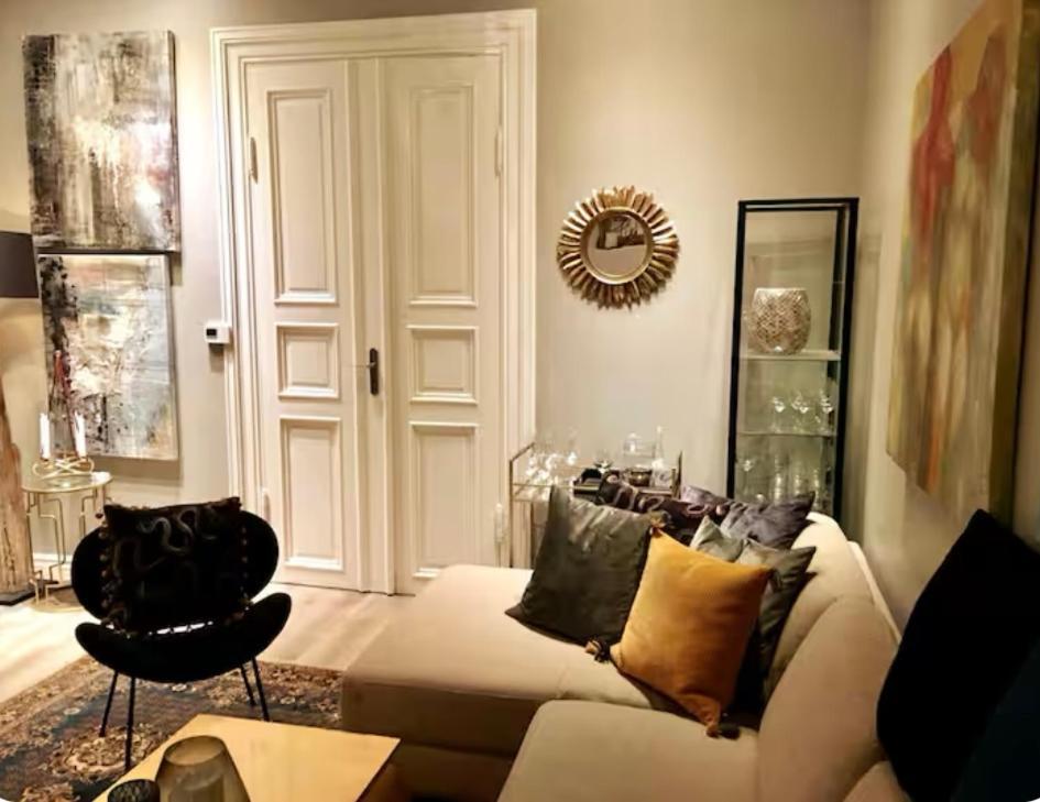 Vakker, Svaert Sentral Med 3 Soverom Apartment *